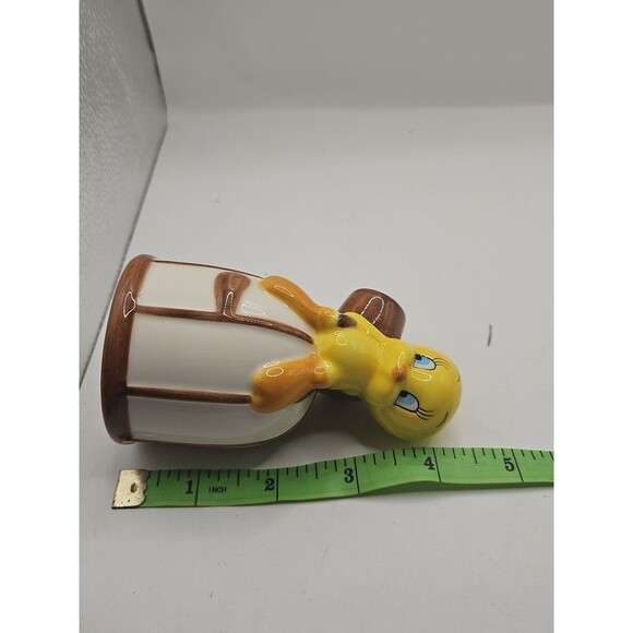 Vintage Gibson 2002 Tweety Bird on Cage Salt or Pepper Shaker - Picture 15 of 16